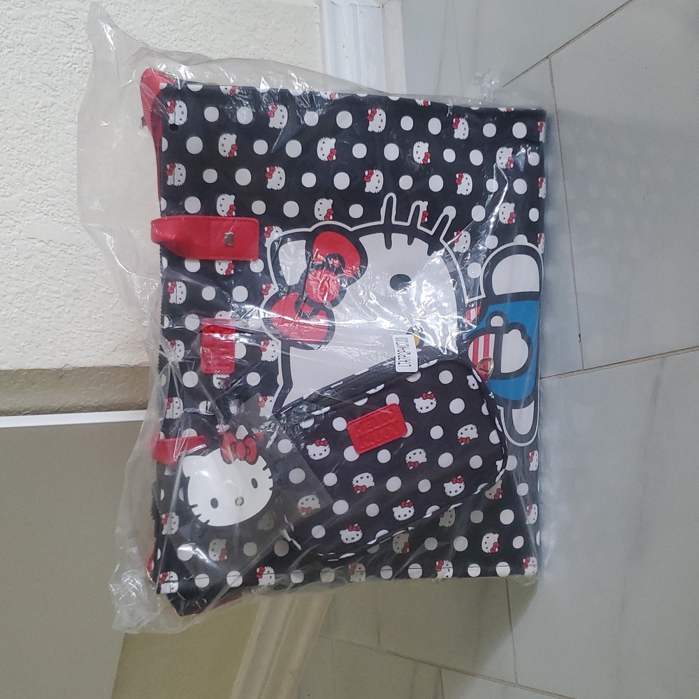 Hello Kitty Sanrio Travel Tote Duffle Crossbody Bag Tag 3 Piece Set Bioworld